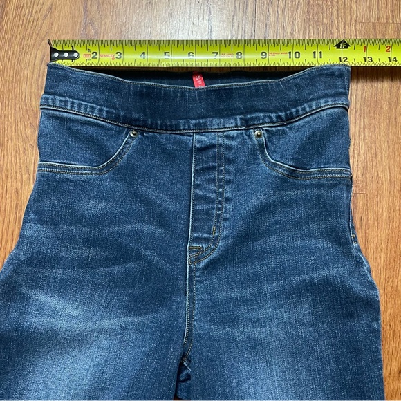 Spanx Cropped Flare Jeans with frayed hem in medium wash size XS - Picture 13 of 15